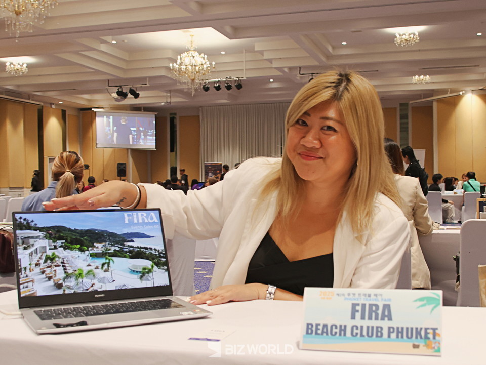 프레이즈 황 비치클럽 피라 이사가 클럽에 대해 설명하고 있다. 사진=손진석 기자