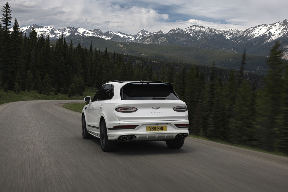 벤틀리 더 뉴 벤테이가 스피드 후측면. 사진=벤틀리모터스