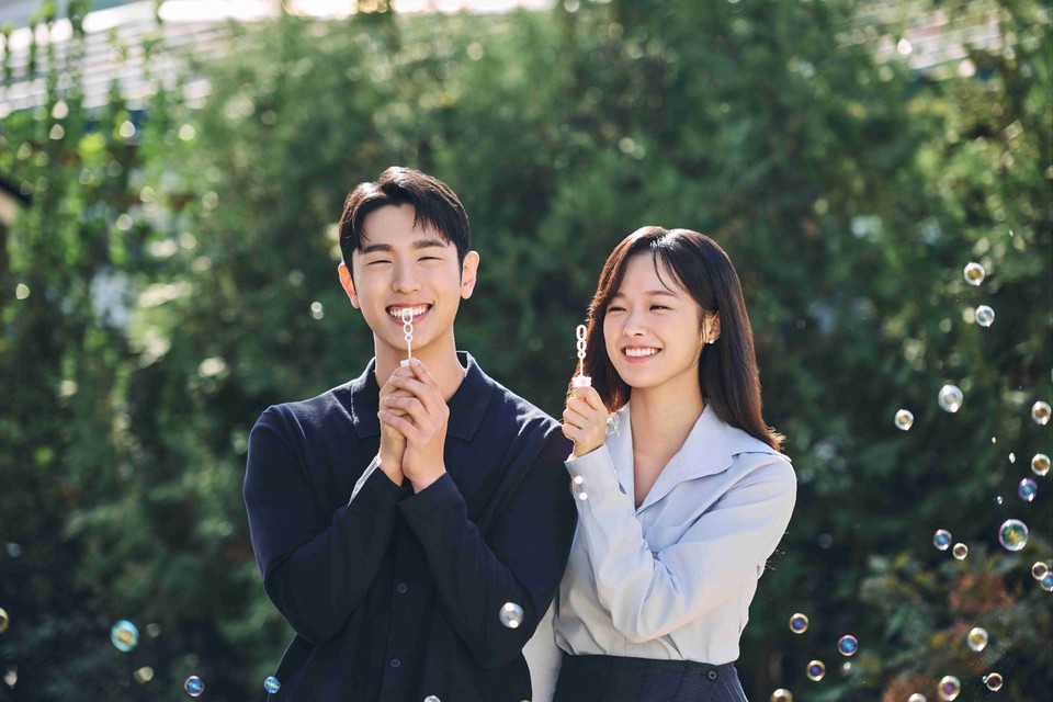 결혼정보회사 ‘듀오’가 여름 휴가철을 앞두고 함께 여행을 떠날 자신의 짝을 찾고 있는 싱글 남녀들을 위해 상담 서비스를 확대한다고 밝혔다. 사진=듀오