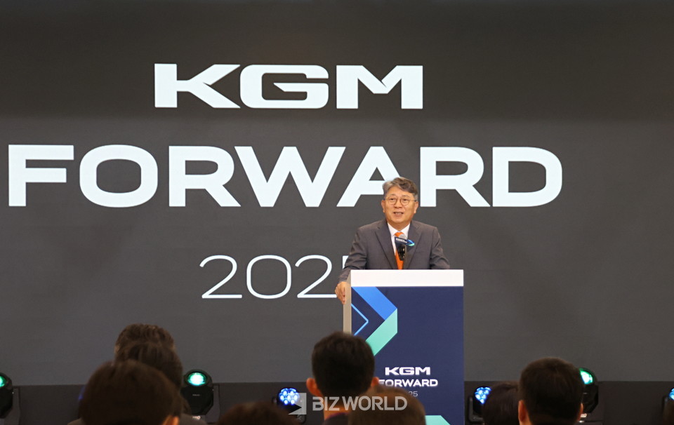 곽재선 KGM 회장이 인사말을 하고 있다. 사진=손진석 기자