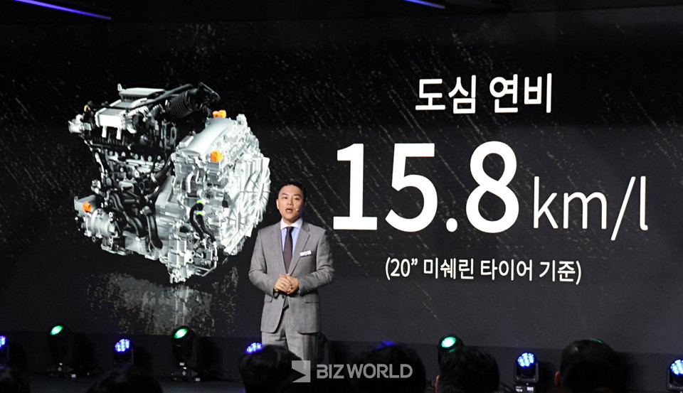 박경준 국내사업본부장이 액티언 하이브리드 상품설명을 하고 있다. 사진=손진석 기자