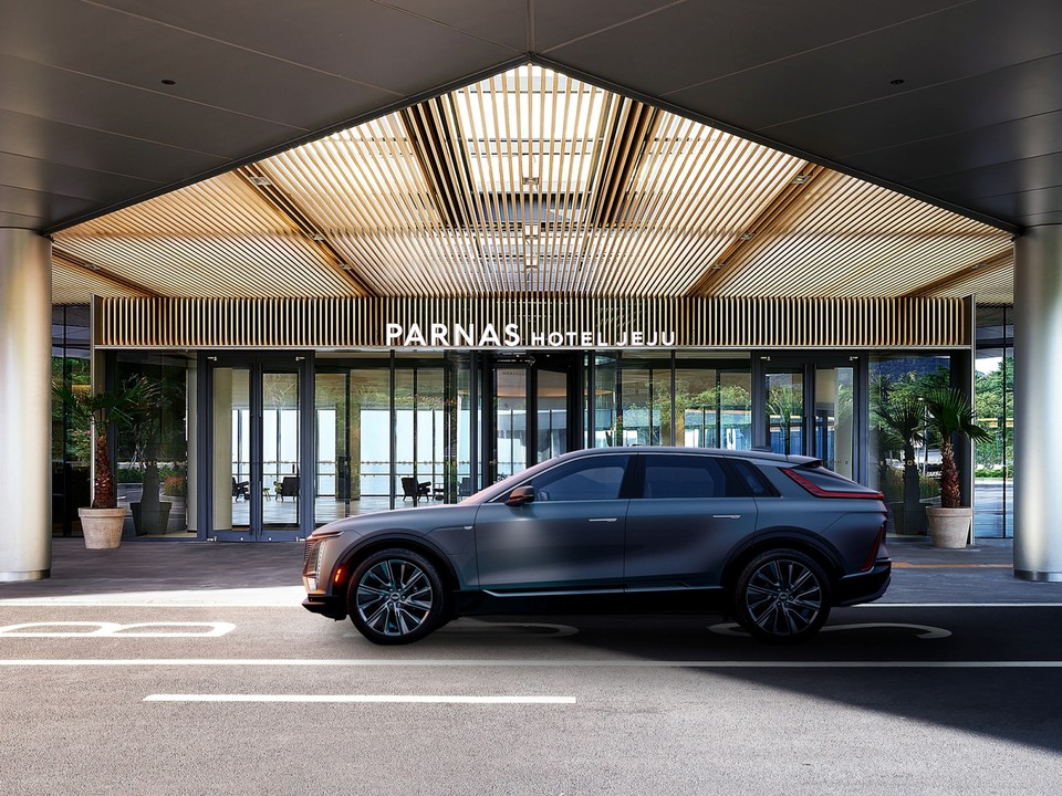 파르나스 호텔 제주 '캐딜락 럭셔리 드라이빙 익스피리언스' 패키지. 사진=파르나스 호텔 제주