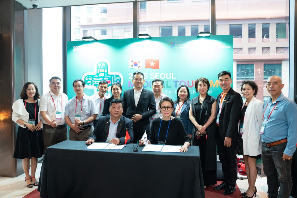 2025년 호치민 B2B 상담회(참여업체 간 MOU협약. 사진=서울관광재단