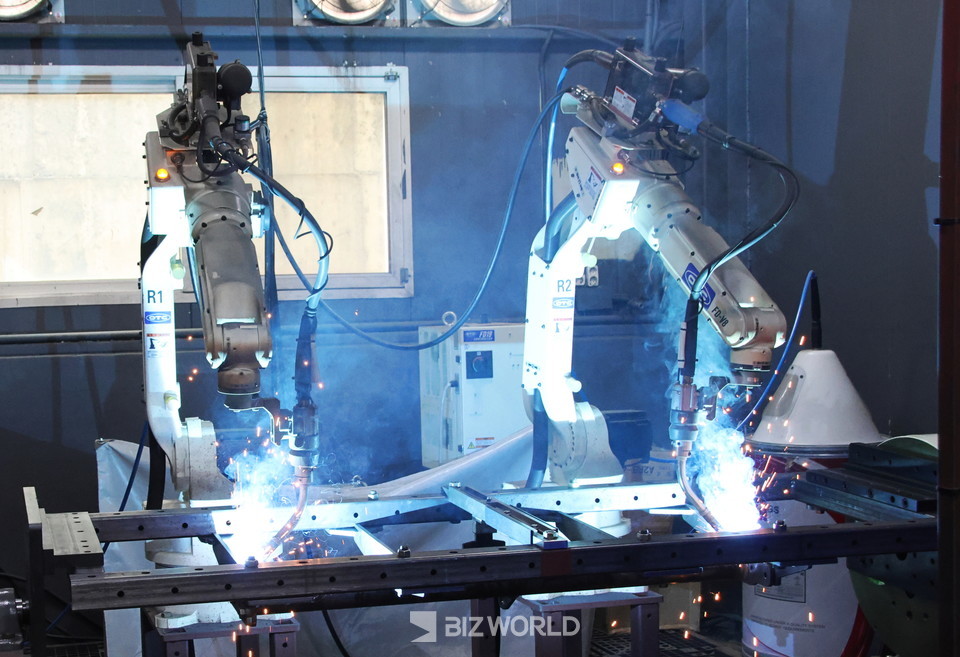 큐브랙은 제품의 품질 향상을 위해 자동화 설비를 도입해 운영하고 있다. 사진=손진석 기자