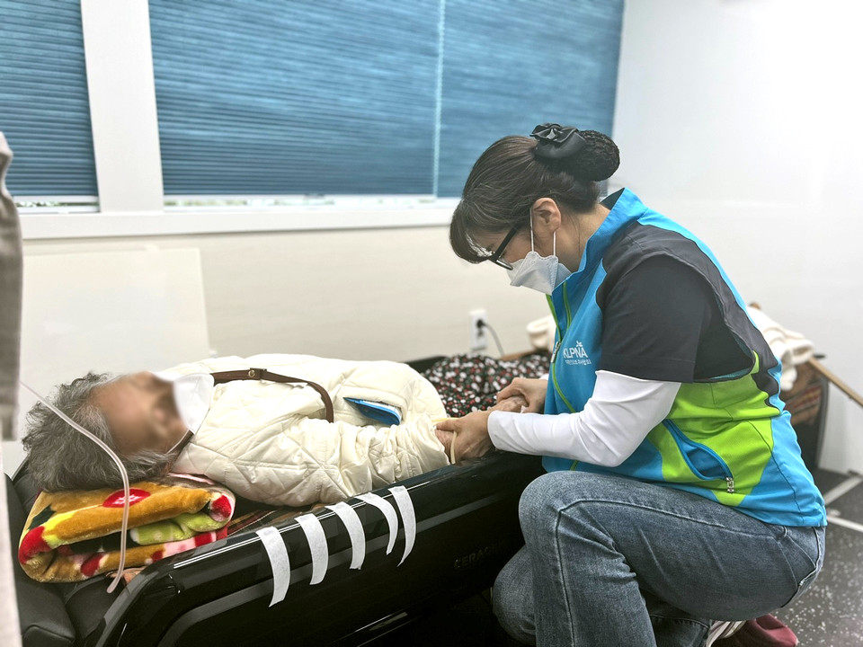 대한의사협회가 산불 피해지역인 경북 안동시 안동체육관을 찾아 긴급재난 의료 지원을 하고 있다. 사진=희망브리지