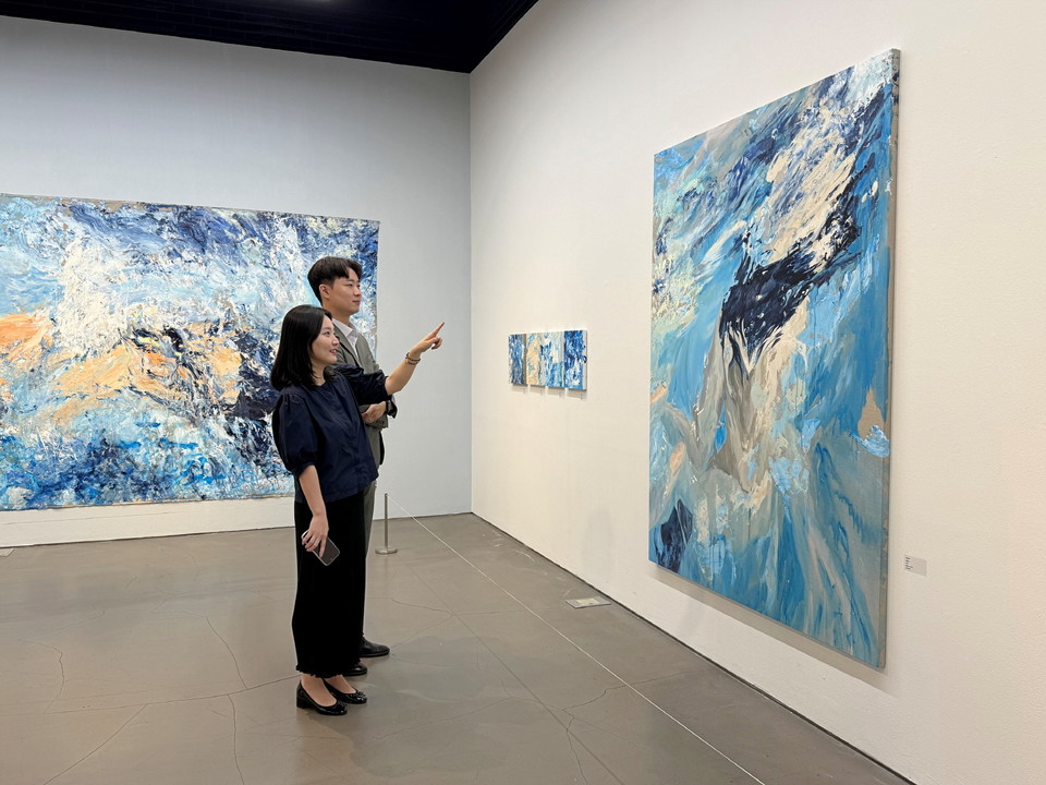 대구 신세계백화점은 신세계갤러리에서 오는 8월 24일까지 ‘'Summer Hashtag #Summersnow’展을 열고 본격적인 방학과 휴가철을 맞아 색다른 볼거리를 찾는 고객들을 맞이한다고 16일 밝혔다. 사진=신세계백화점