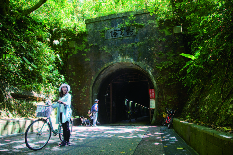 북동부 해안 자전거 도로 구간 중 신베이시의 구 카오링 터널. 사진=대만관광청