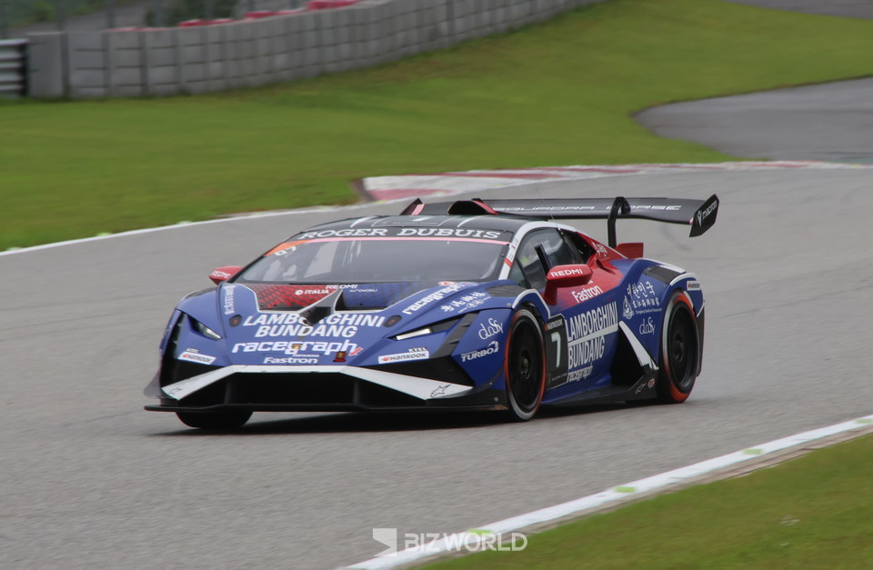 지콩 리(07번)가 레이스1 예선에서 좋은 출발 위치를 차지하기위해 기록에 도전하는 중이다. 인제=손진석 기자