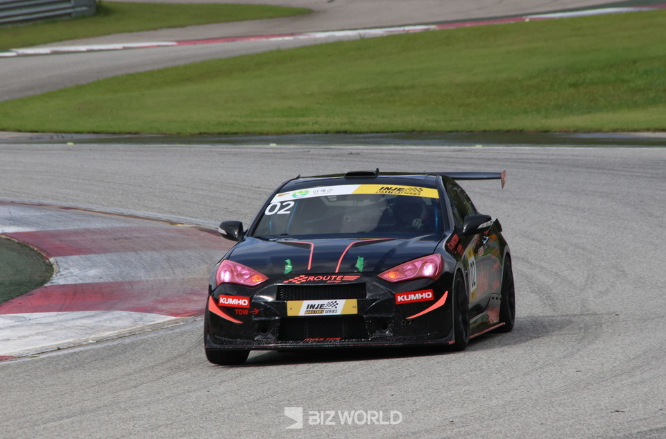 루트개러지 김요셉·임형수 조가 2위 자리를 굳히기 위해 속도를 올리고 있다. 인제=손진석 기자