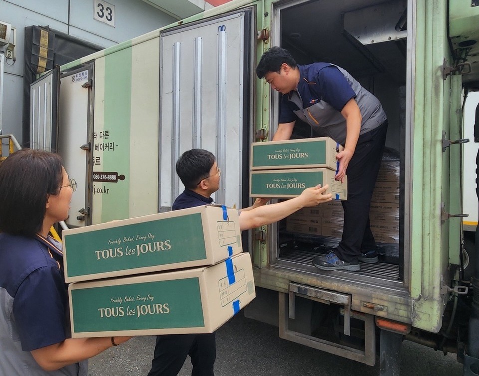 CJ푸드빌이 최근 집중호우로 피해를 입은 충남권을 중심으로 구호물품을 긴급 지원한다고 밝혔다. 사진=CJ푸드빌