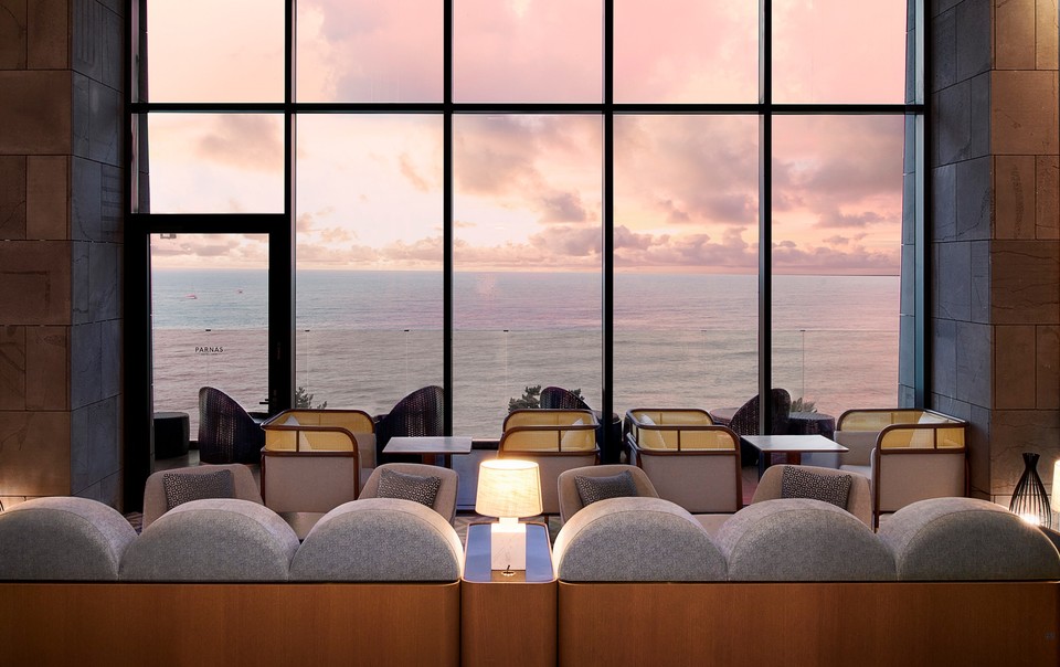 파르나스 호텔 제주 '선셋 와인 플로우' 이미지. 사진=파르나스 호텔 제주