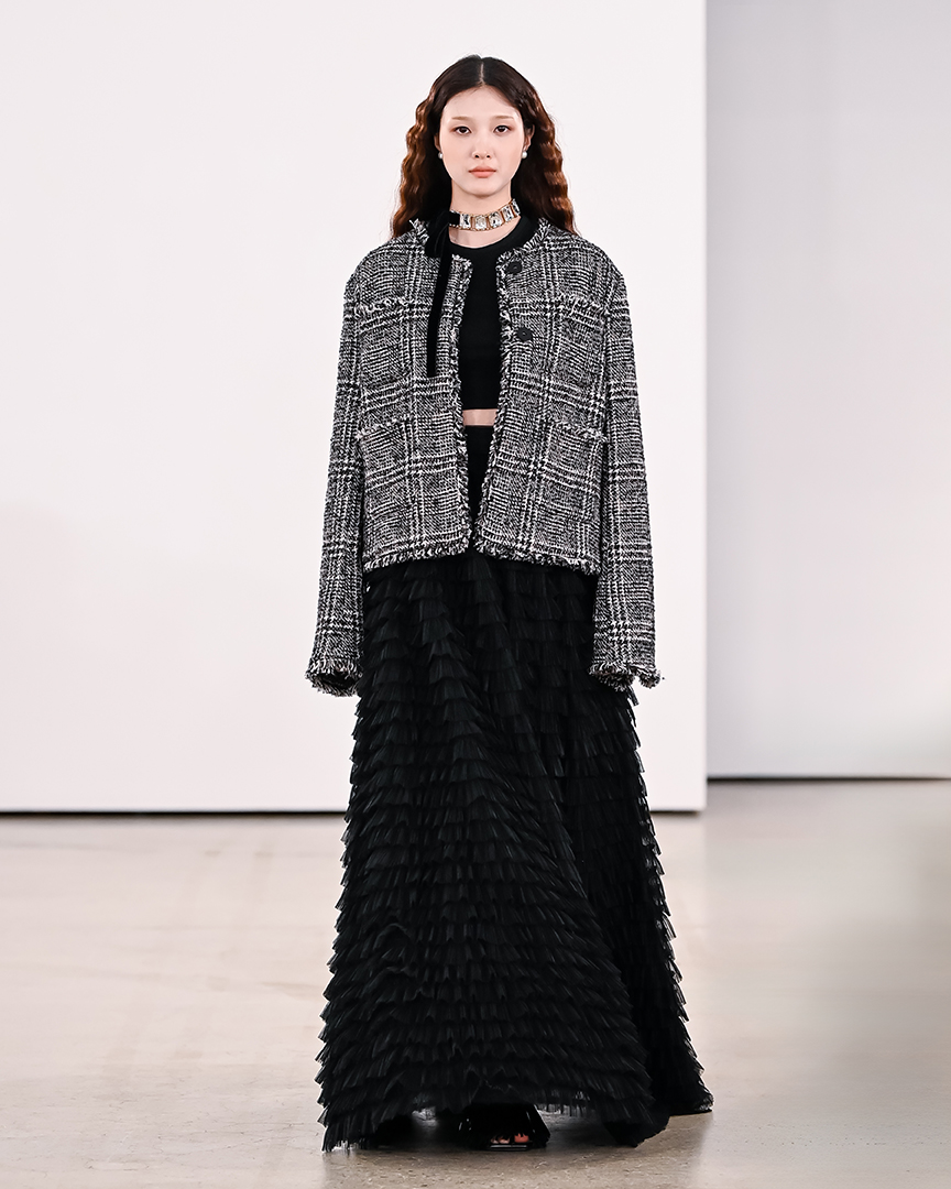 하이엔드 디자이너 브랜드 ‘앤디앤뎁(ANDY & DEBB)’의 25 F/W 패션쇼가 지난 7월 31일 성황리에 마무리됐다고 1일 밝혔다. 사진=앤디앤뎁