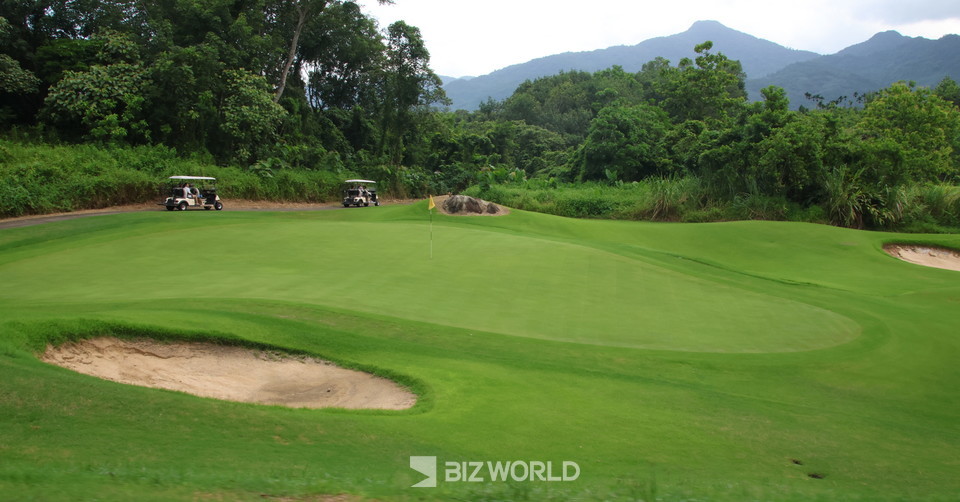 열대 우림 속에 만들어진 칠선령 골프장 전반 홀. 사진=손진석 기자
