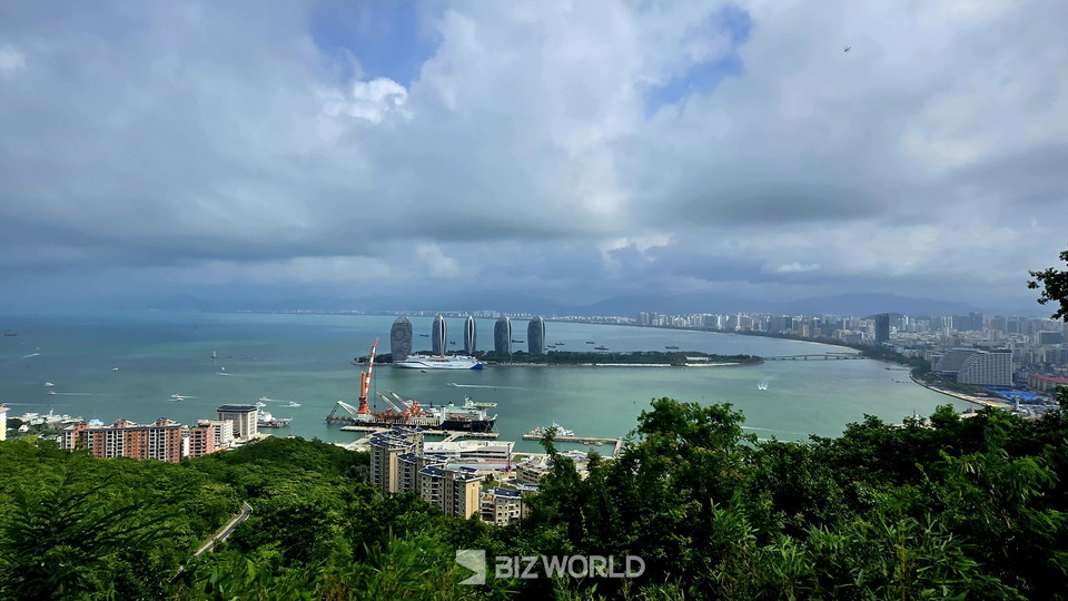 루후이토우 공원에서 바라본 싼야 전경. 사진=손진석 기자