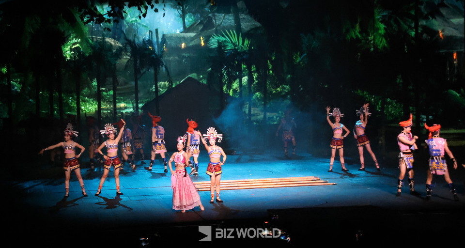 천고정 공연 중 1막 선녀와 사냥꾼의 사랑이야기 장면 중. 사진=손진석 기자