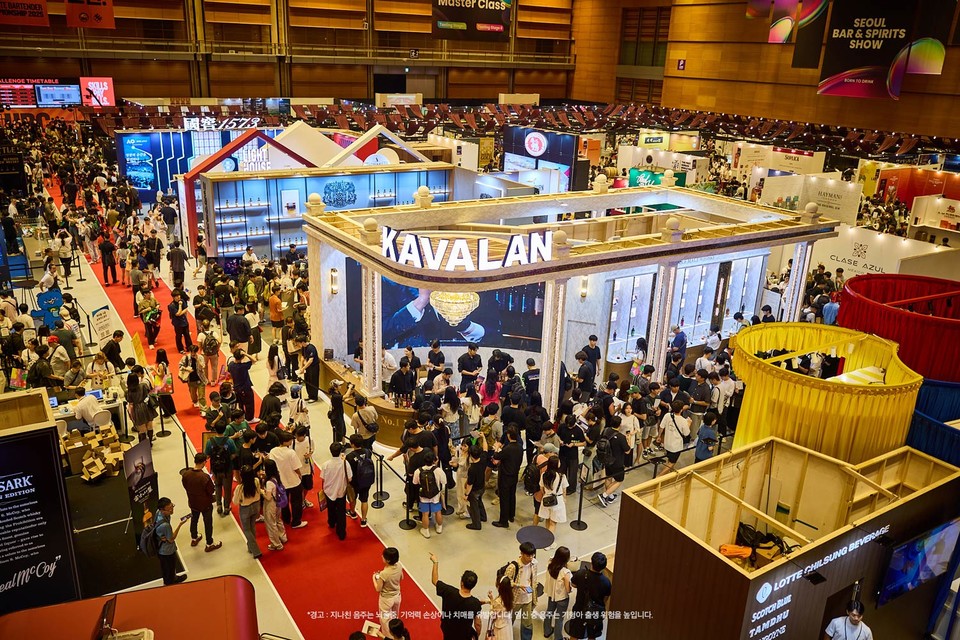 지난 7월 25일부터 27일까지 서울 코엑스에서 열린 '2025 서울바앤스피릿쇼' 현장의 골든블루 인터내셔널 '카발란' 행사 부스 모습. 사진=골든블루 인터내셔널