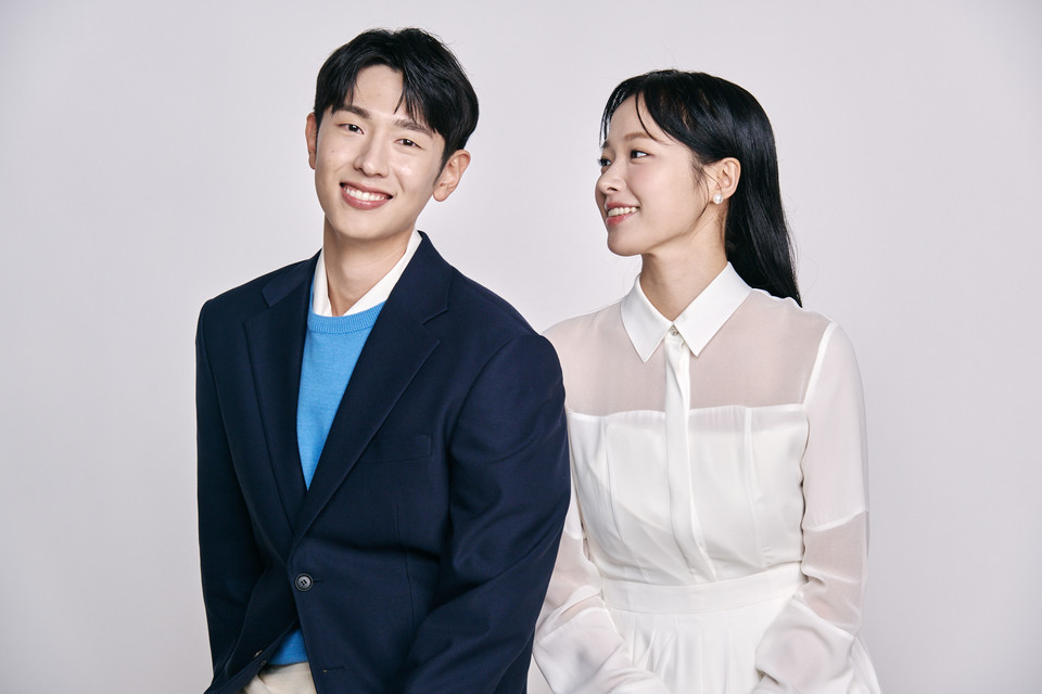 결혼정보회사 ‘듀오(대표 박수경)’는 여름철, 그중에서도 특히 ‘8월’이 결혼정보회사 가입의 적기라고 강조했다. 사진=듀오