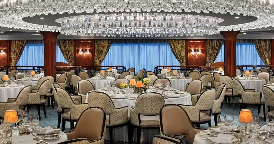 한진관광이 16개국 28개 도시를 아우르는 43일간의 ‘반(半) 세계일주 크루즈 패키지’ 상품을 출시했다고 7일 밝혔다. 사진=한진관광