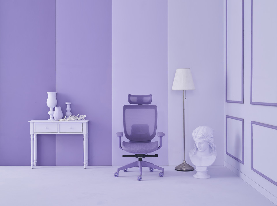 베이셀의 '튜리파 체어 크리에이티브 바이올렛컬러. 사진=베이셀