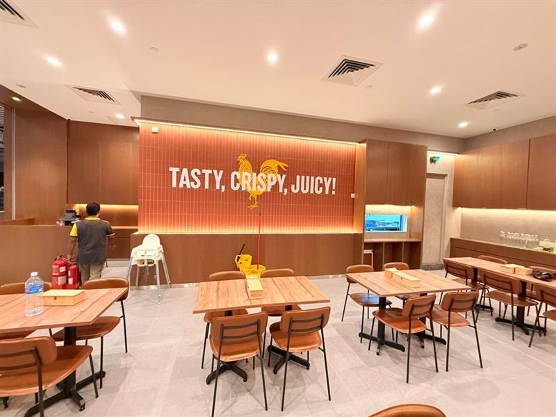 bhc 말레이시아 10호점 '파빌리온점' 전경. 사진=다이닝브랜즈그룹