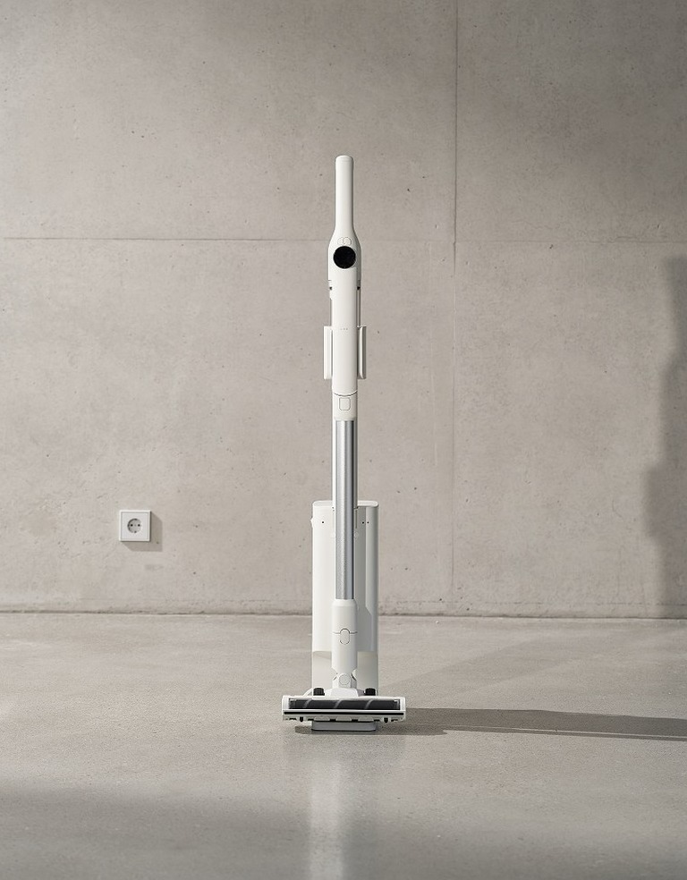 비움 주식회사는 생활가전 브랜드 ‘에어르’를 통해 프리미엄 무선 청소기 신제품 ‘슬릭 클린 스테이션 무선 청소기’를 지난 13일 공식 출시했다고 밝혔다. 사진=에어르