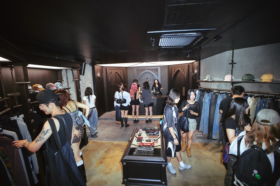 유니섹스 캐주얼 브랜드 ‘낫포너드(NOT4NERD)’는 지난 8일 서울 한남 플래그십 스토어를 그랜드 오픈하며 2025년 가을/겨울(F/W) 시즌 프레젠테이션을 성황리에 마쳤다고 밝혔다. 사진=사진=낫포너드