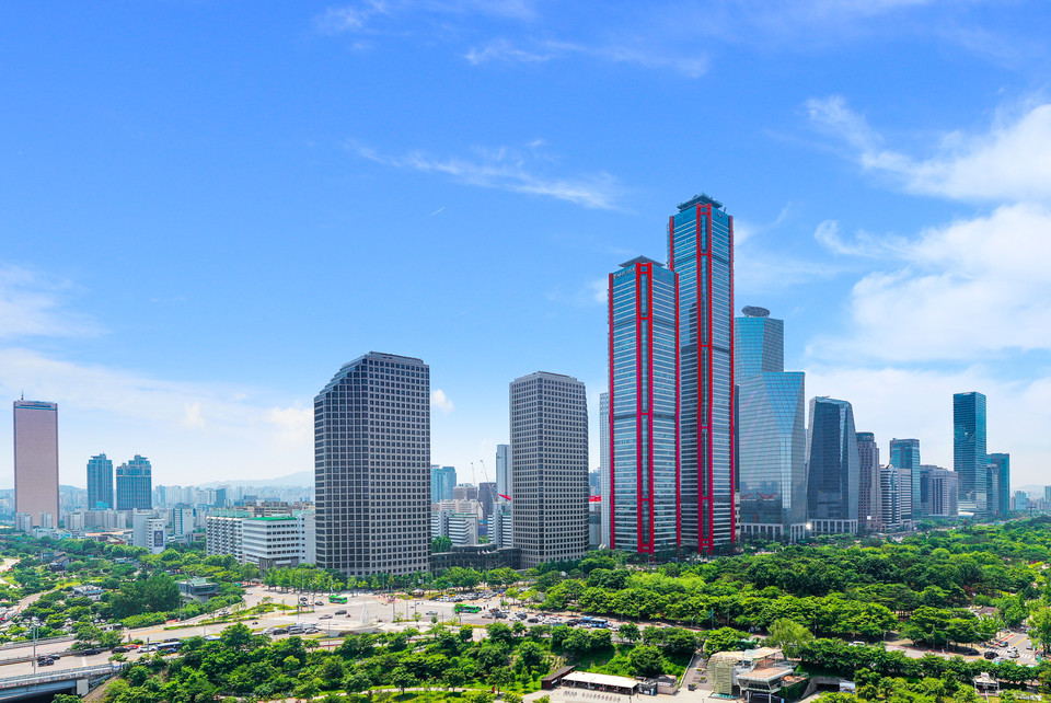 NH투자증권(대표 윤병운)은 최근 ‘iSelect 코리아원자력 지수’를 출시했으며 이를 벤치마크 하는 ETF(상장지수펀드)인 ‘TIGER 코리아원자력 ETF’(미래에셋자산운용 출시)도 이달 19일 상장 예정이라고 밝혔다. 사진=NH투자증권