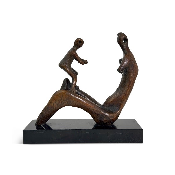 헨리 무어, Mother and Child Fragment, 1956, Bronze, height 15.3cm, Editio~. 사진=소더비(Sotheby’s)
