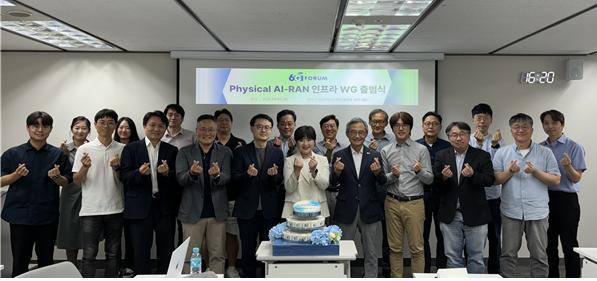 6G 포럼은 지난 2일, AI-RAN·Physical AI 생태계 확산을 위한 ‘Physical AI-RAN 인프라 워킹그룹(WG)’을 공식 출범했다고 3일 밝혔다. WG 출범식 모습. 사진=6G 포럼