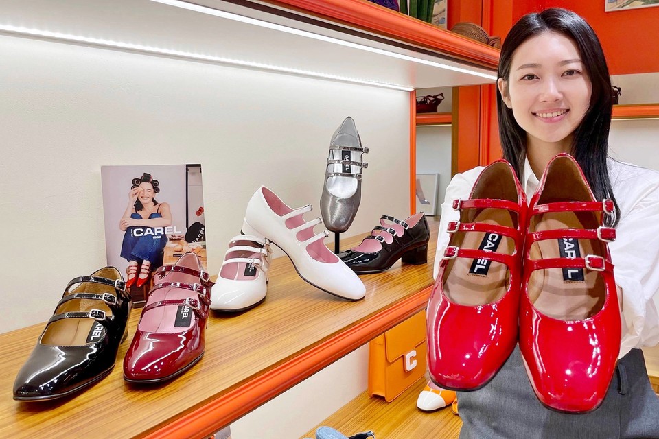 갤러리아백화점은 서울 명품관에서 가을을 맞아 프랑스 브랜드 ‘까렐(Carel)’의 다양한 신발을 선보인다고 밝혔다. 사진=갤러리아백화점