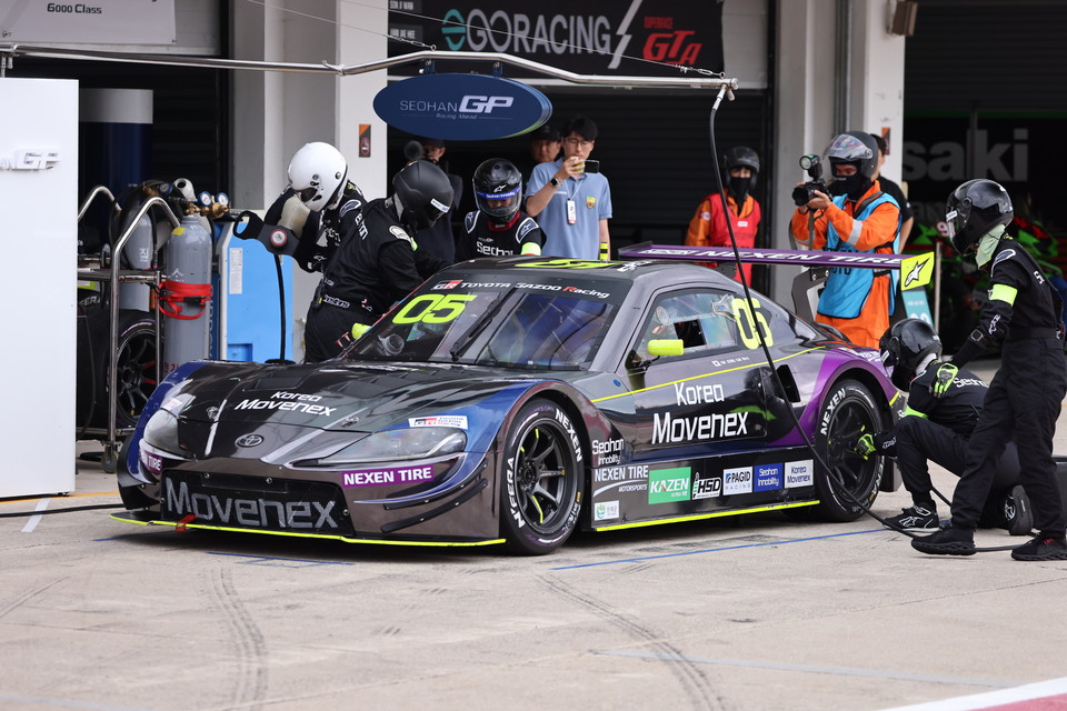 서한GP 김중근 피트인 모습.. 인제=한국모터스포츠기자단