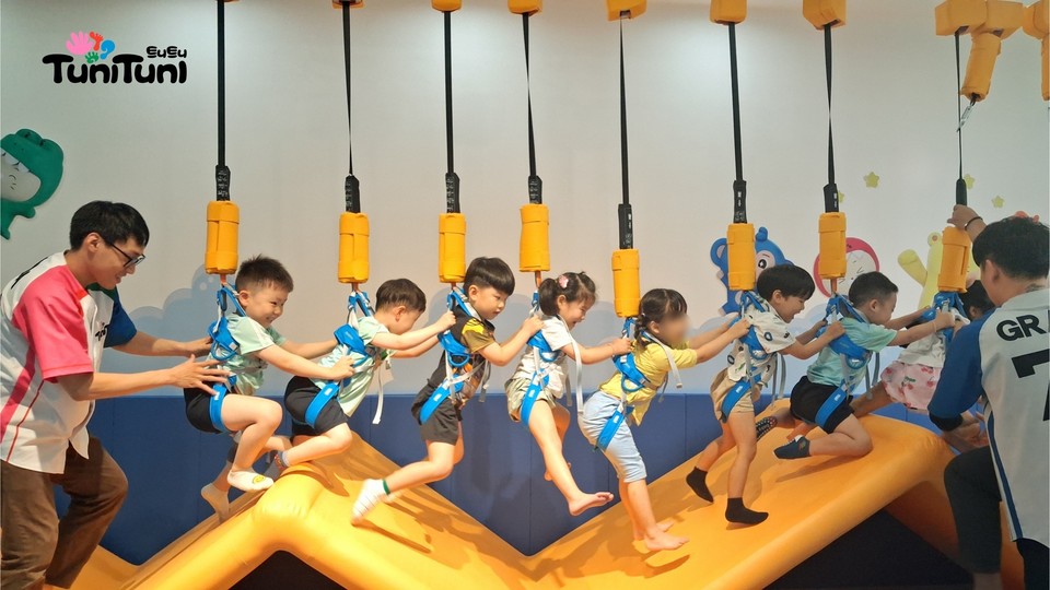 대교가 베트남 호치민시 타오디엔(Thao Dien) 지역에 영유아 놀이체육 전문 브랜드 ‘트니트니(TuniTuni)’ 직영센터를 공식 오픈했다. 사진=대교