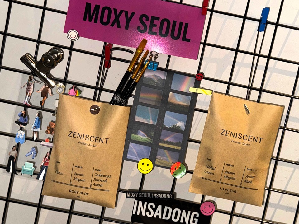 목시 서울 인사동 메리어트 호텔은 프래그런스 브랜드 '제니센트(JENISCENT)'와 협업해 이번 가을 한정 객실 패키지를 선보인다. 사진=목시 서울 인사동 메리어트 호텔