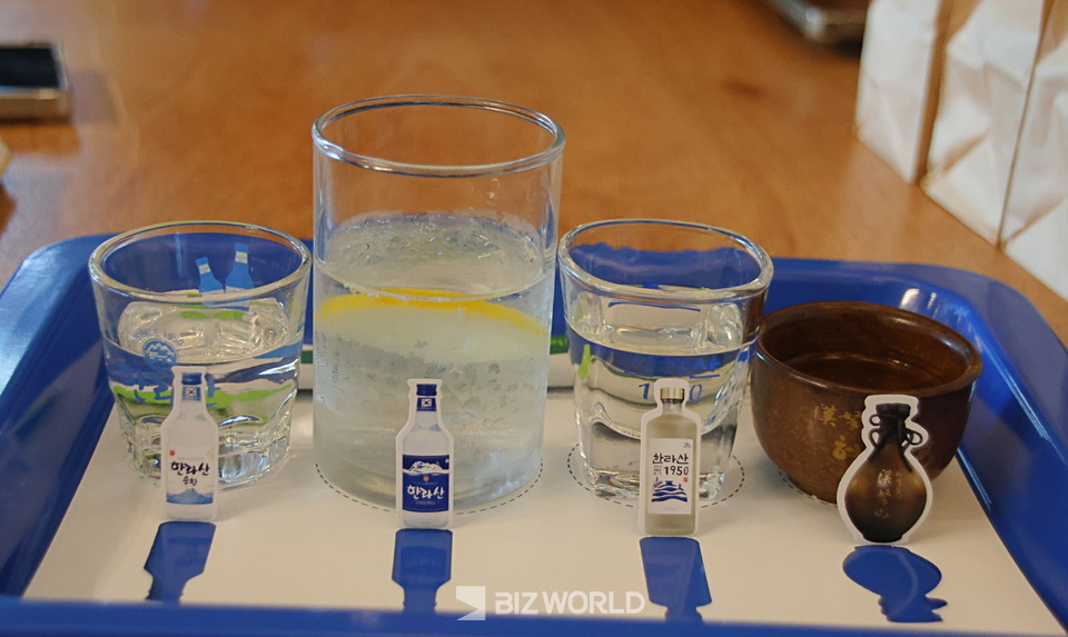 한라산 소주 시음용 세트. 제주=손진석 기자