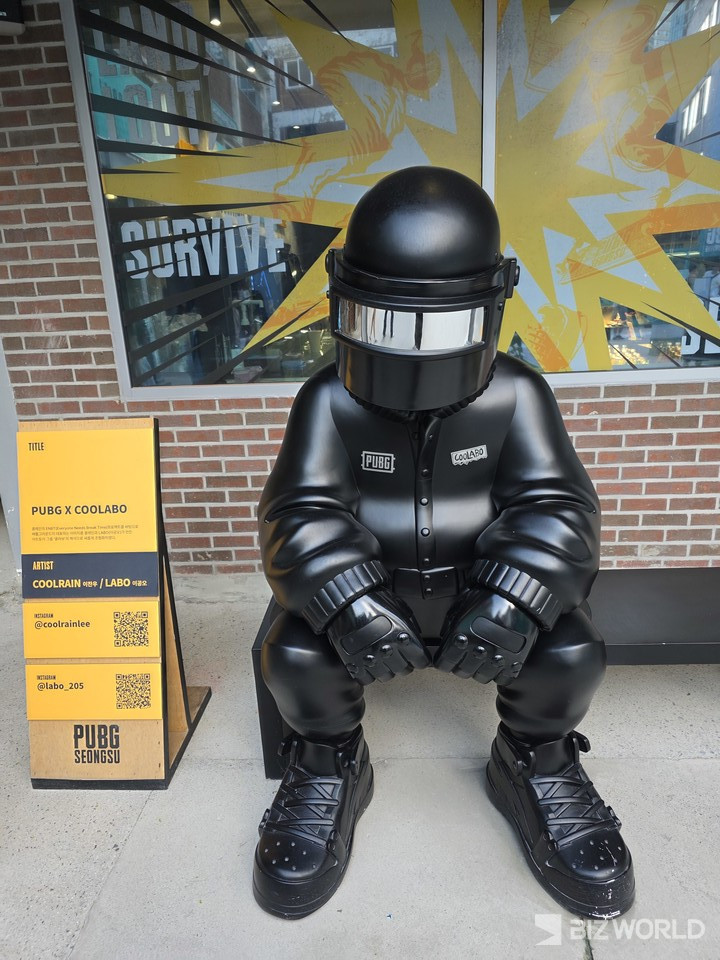 배틀그라운드 캐릭터를 형상화한 조형물. 사진=이효정 기자