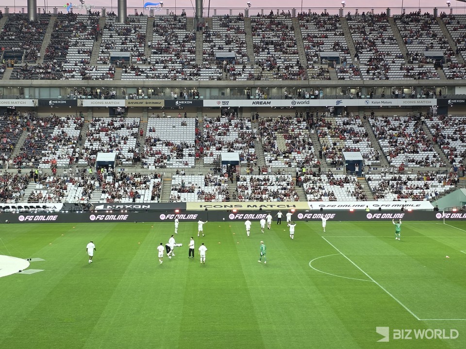 '실드 유나이티드' 소속 선수들이 경기 시작 전 몸을 풀고 있다. 사진=이효정 기자