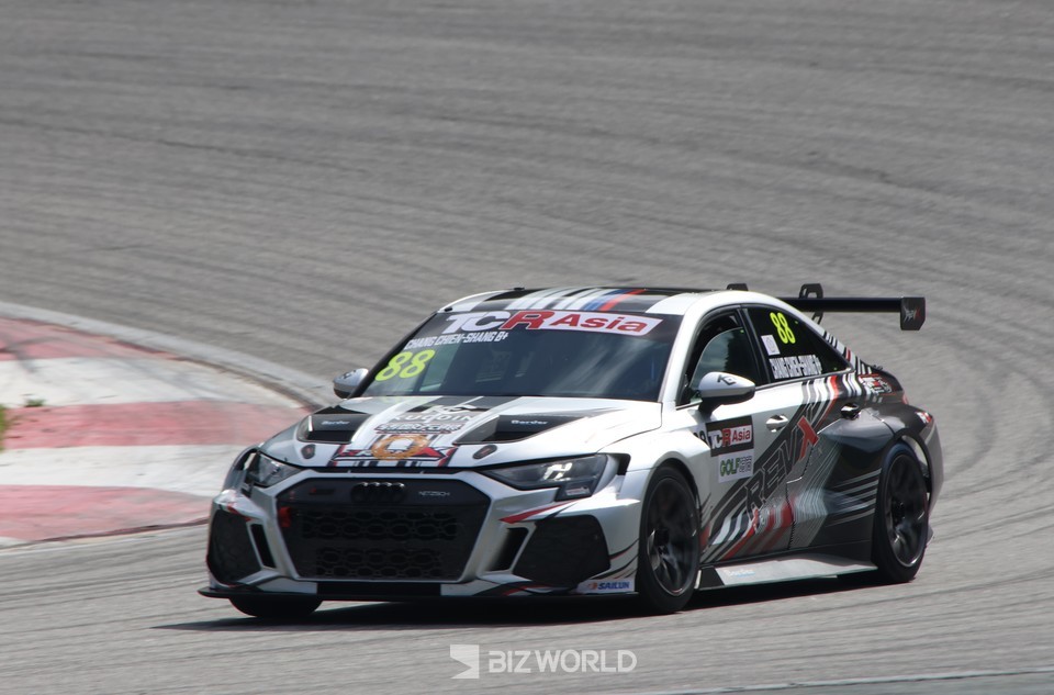 아우디 RS3 LMS TCR를 타고 경기에 참여한 쟝 치엔 샹(88번)이 선두로 나선 이후 가속하고 있다. 인제=손진석 기자