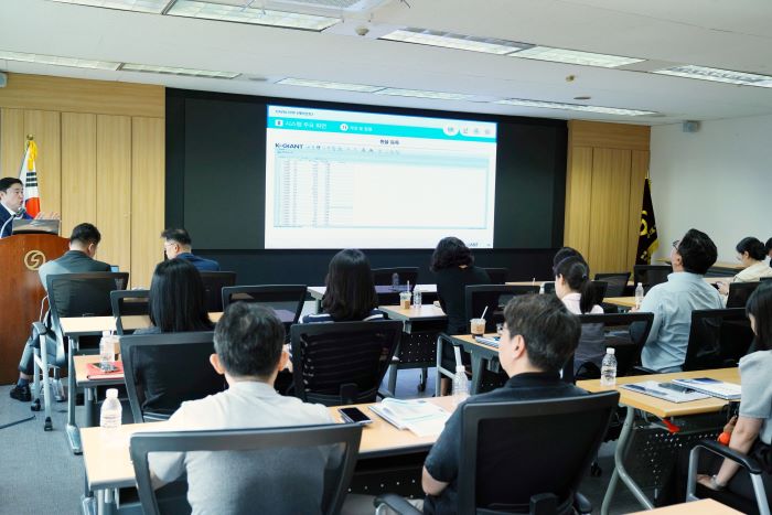 케이언트는 지난 9일 해운업 실무자를 대상으로 ‘기능통화(USD) 결산’ 세미나를 열고 K-IFRS 제1021·제2122호의 핵심 원칙(거래일·기간말 환율)을 재확인했다고 15일 밝혔다. 사진=케이언트