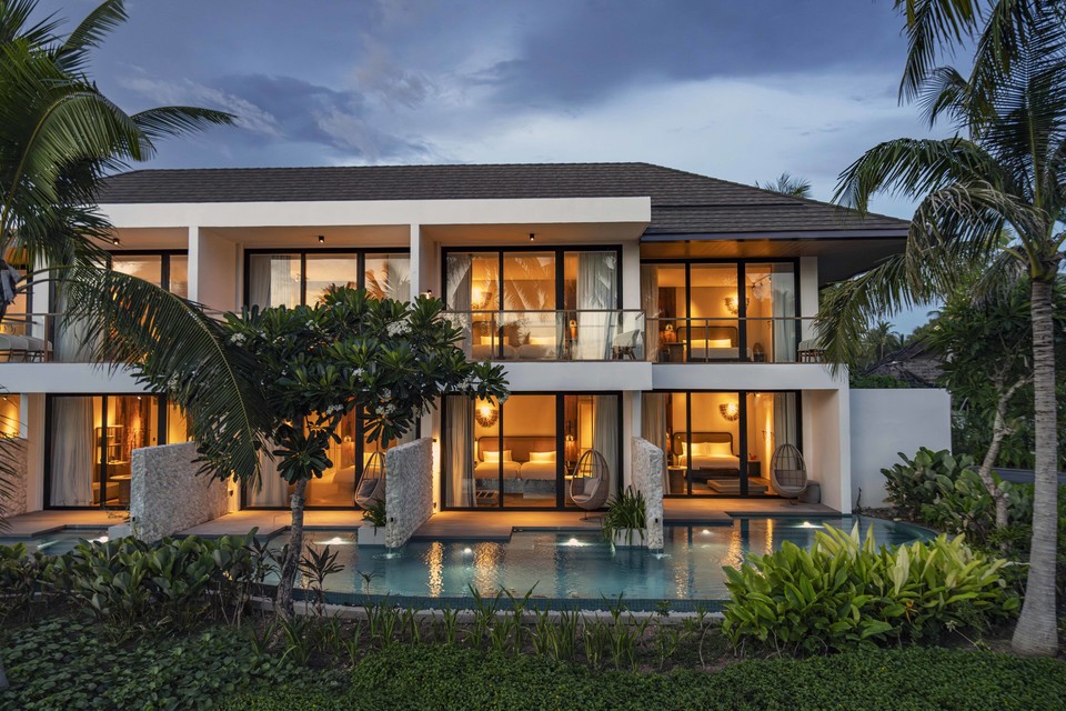 현지 자재를 사용하여 주변 자연 경관과 어우러지게 건축된 지속가능한 엠갤러리 사우스팜. 사진=엠갤러리 사우스팜