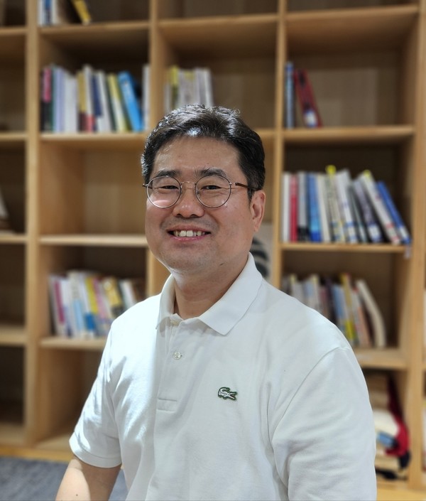 인천시(시장 유정복) 상수도사업본부는 급수부의 송진우 주무관(사진)이 ‘제136회 상하수도기술사 시험’에 최종 합격했다고 지난 18일 밝혔다. 사진=인천시 상수도사업본부