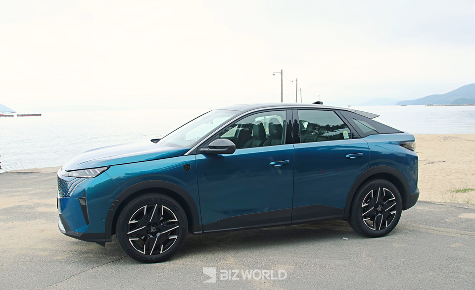 올 뉴 3008 스마트 하이브리드 측면. 사진=손진석 기자