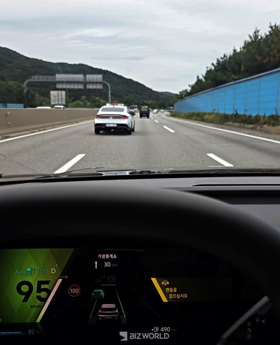 주행 중 계기판. 사진=손진석 기자