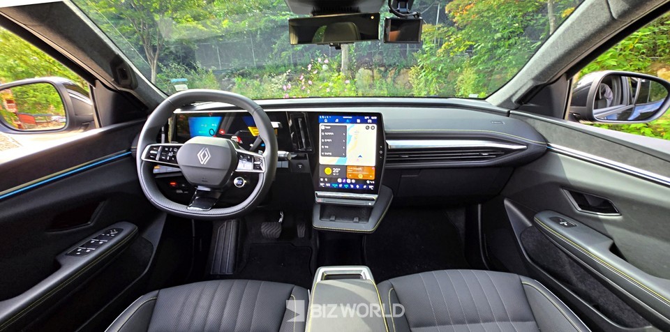 세닉 E-Tech 실내. 사진=손진석 기자