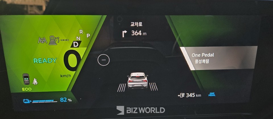 회생제동을 5단계로 설정하면 원페달 드라이빙이 활성화 된다. 사진=손진석 기자