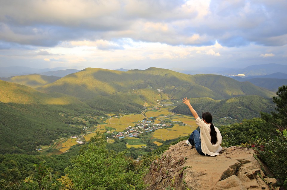 경주 화랑의언덕 베스트 포토존 '명상 바위'. 사진=한국관광공사