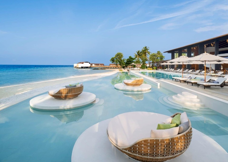 디브 웨스틴 미리안두 리조트내 풀장 모습. 사진=투어민