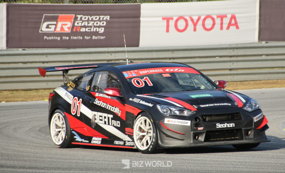 정경훈(01번)이 경기 후반 기록을 경신하기 위해 가속하고 있다. 용인=손진석 기자