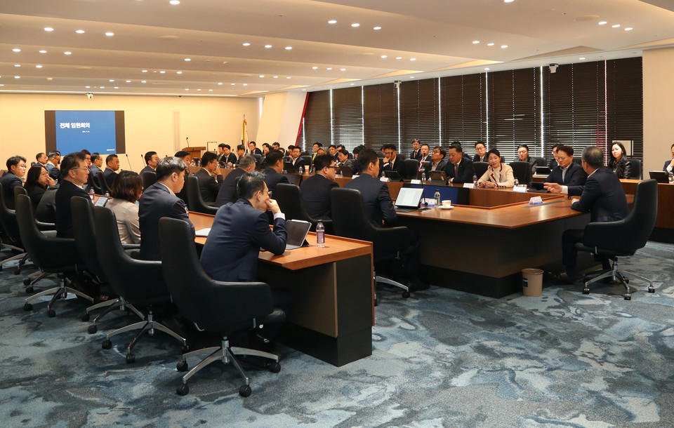 NH투자증권은 전체 임원의 국내 상장주식 매매를 전면 금지하기로 4일 결정했다고 밝혔다. 해당 매매제한은 오는 6일부터 시행된다. 사진=NH투자증권 