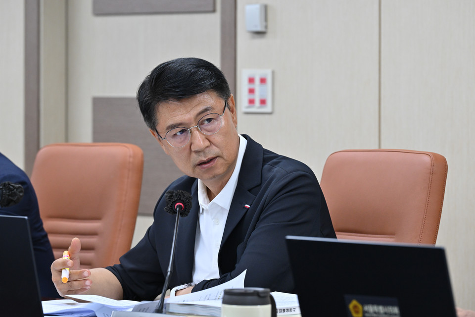 이봉준 시의원이 행정사무감사에서 질문을 하고 있다. 사진=서울시의회