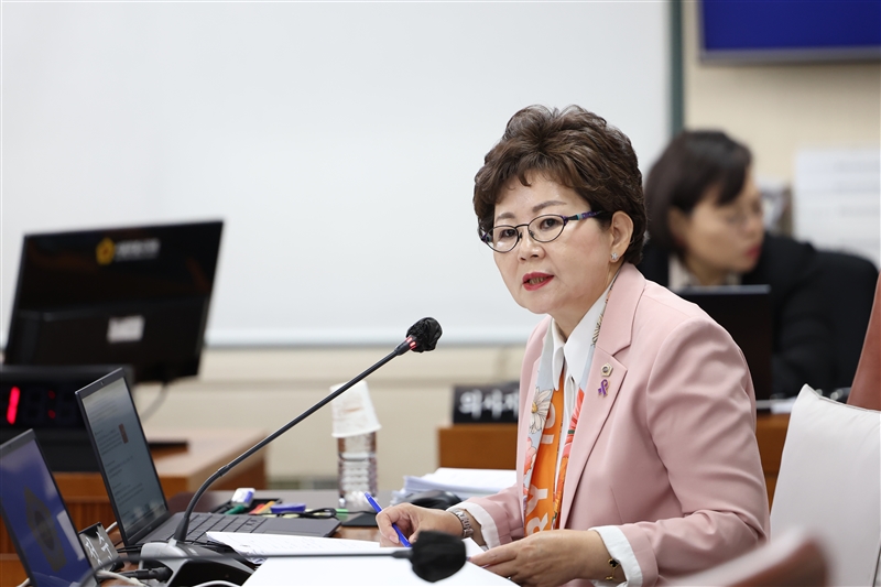 왕정순 서울시의원이 행정사무감사에서 질의하고 있다. 사진=서울시의회